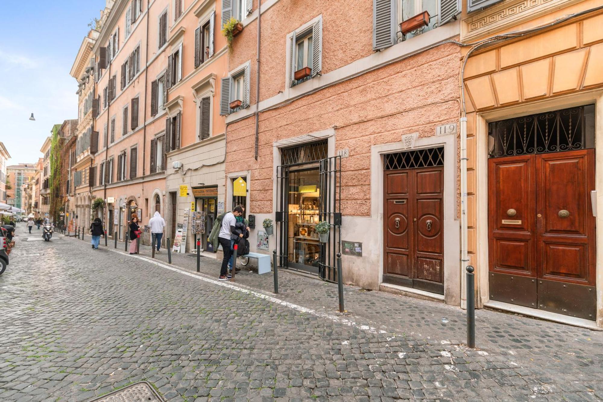 Monti Charming Amphora Apartment Rome